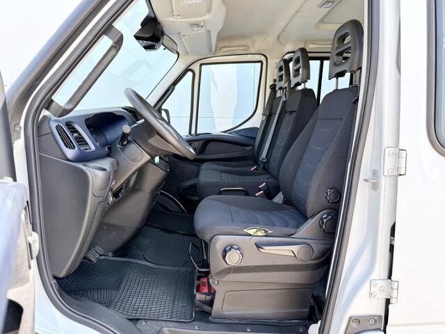Iveco DAILY 35S16 2.3 Automaat Dubbele Cabine Trekhaak 3.5t Climate Control 7 Zitplaatsen Standkachel DC