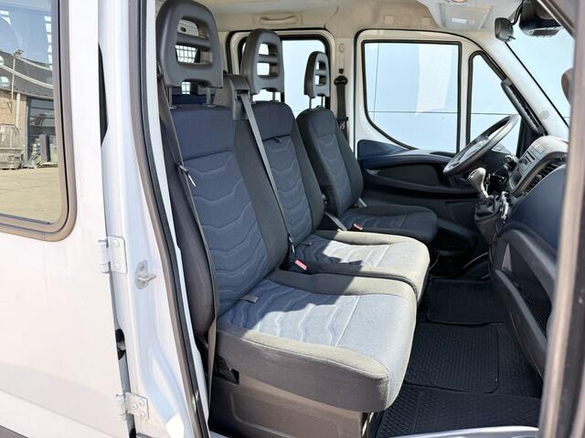 Iveco DAILY 35S16 2.3 Automaat Dubbele Cabine Trekhaak 3.5t Climate Control 7 Zitplaatsen Standkachel DC