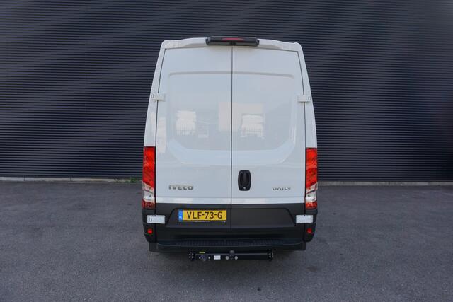 Iveco DAILY 35S14V | 2.3 | L1H2 | Airco | Camera | Navi | Trekhaak 3,5T