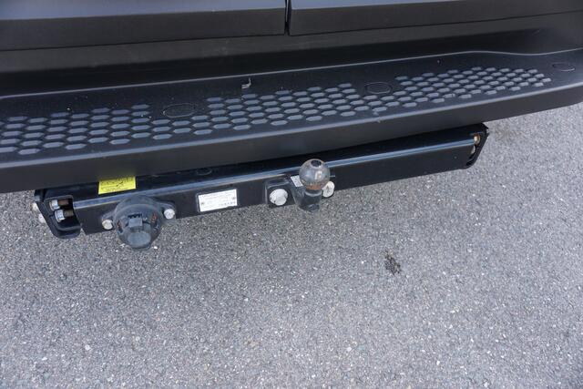Iveco DAILY 35S14V | 2.3 | L1H2 | Airco | Camera | Navi | Trekhaak 3,5T