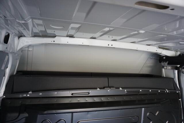 Iveco DAILY 35S14V | 2.3 | L1H2 | Airco | Camera | Navi | Trekhaak 3,5T