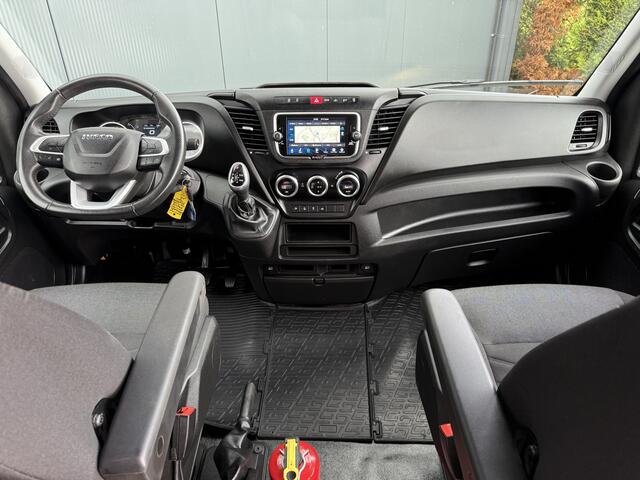 Iveco DAILY 35S18 3.0 180 PK AUTOMAAT / DUBBELE CABINE / TREKHAAK / CAMERA / CRUISE / NAVI / 3500 KG AHG