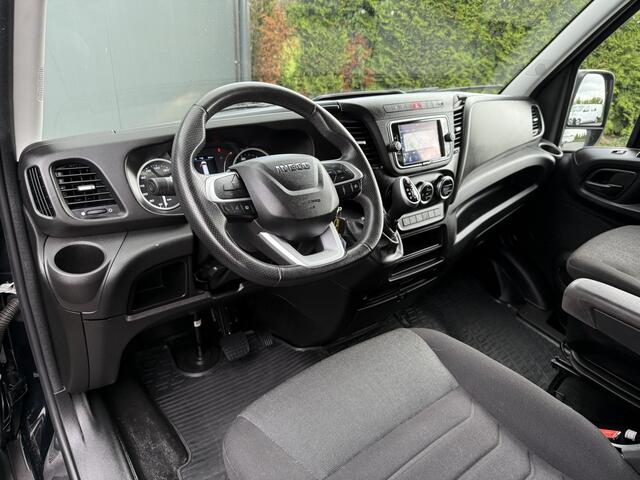 Iveco DAILY 35S18 3.0 180 PK AUTOMAAT / DUBBELE CABINE / TREKHAAK / CAMERA / CRUISE / NAVI / 3500 KG AHG