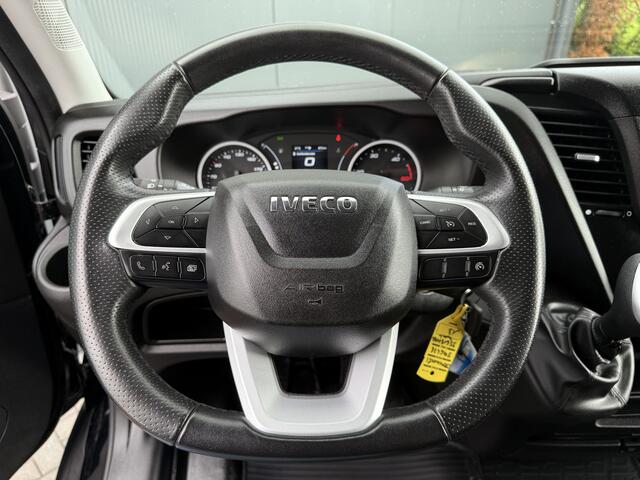 Iveco DAILY 35S18 3.0 180 PK AUTOMAAT / DUBBELE CABINE / TREKHAAK / CAMERA / CRUISE / NAVI / 3500 KG AHG