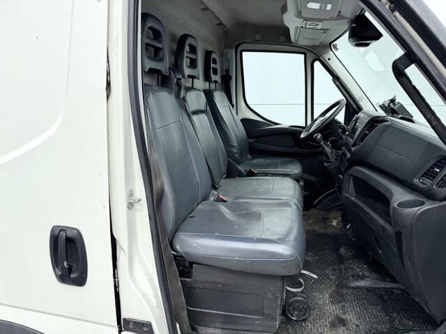 Iveco DAILY 70C18 **ENGINE BROKEN** 3.0L L4H2 Dubbellucht Airco Cruise Control Dubbele Schuifdeuren Trekhaak Tachograaf