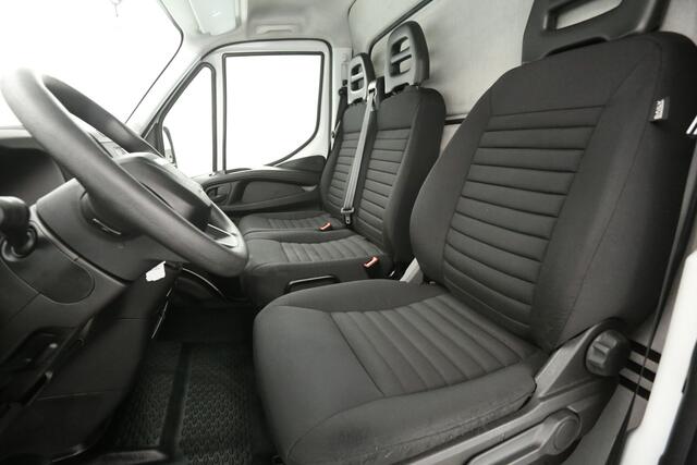 Iveco DAILY 35C16H 2.3 410 157PK Dubbellucht Laadklep Bakwagen Laadbak Airco 3 Persoons Elektrpakket