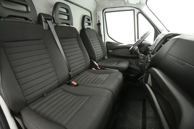 Iveco DAILY 35C16H 2.3 410 157PK Dubbellucht Laadklep Bakwagen Laadbak Airco 3 Persoons Elektrpakket