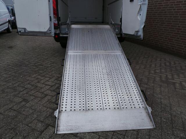 Iveco DAILY 35S13V 2.3 352 H3 L2 Koelwagen, Airco,3persoons, met oprij plaat