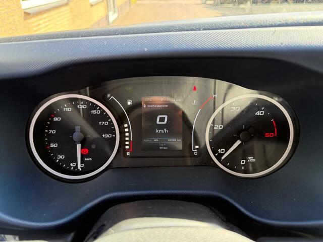 Iveco DAILY 40C18 3.0 180PK Aut.Clixtar Koeler 2.6 ton Laadvm. BE License