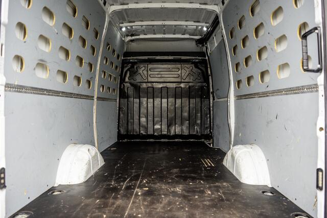 Iveco DAILY **35S14V 2.3 L2H2 | Automaat | Euro 6 | Cruise | Climate | 3500 KG Trekgewicht | Trekhaak**