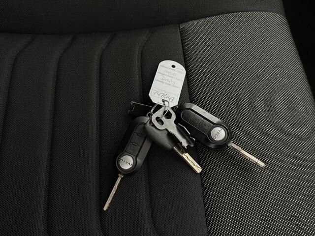 Iveco DAILY 35C16 3.0L Bakwagen+Laadklep | Dakspoiler | Airco | Cruise | 3-Persoons