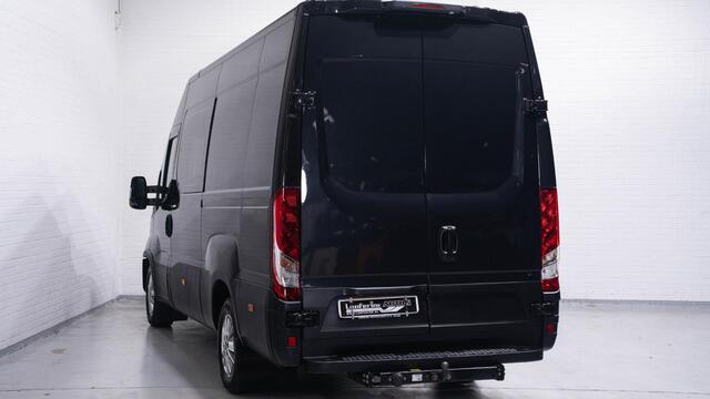 Iveco DAILY 35S21 210 pk Aut. Dubbel Cabine 6-Zits Adapt. Cruise, Navi, Camera, 16" LMV, Trekhaak 3.500 kg