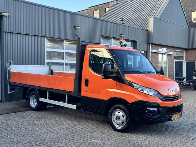 Iveco DAILY 35C14 2.3 375 Laadklep 500kg Trekhaak 3500kg trekgewicht Airco 2-Persoons Open laadbak Pick-up P-up Bakwagen Telefoonverbinding 1e eigenaar Euro 6 Bpm vrij !!!