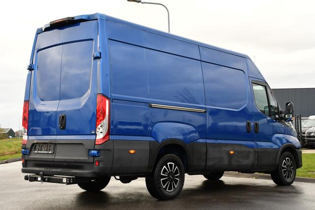 Iveco DAILY 35C14V 2.3 352 H2 PB Edition Adaptieve Cruise, 3500kg Trekhaak, Camera, Carplay, Automaat, LED, Multimedia, NAVI, Uniek!