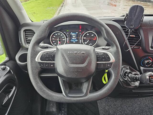 Iveco DAILY 35S14V 2.3 352 L3H2 ac laadlift in laadruimte EURO6 trekhaak 3500 kg