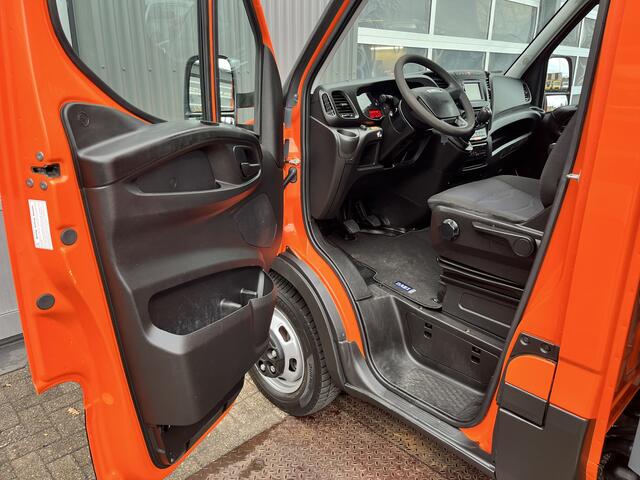 Iveco DAILY 35C14 2.3 375 Laadklep 500kg Trekhaak 3500kg trekgewicht Airco 2-Persoons Open laadbak Pick-up P-up Bakwagen Telefoonverbinding 1e eigenaar Euro 6 Bpm vrij !!!