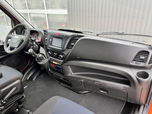 Iveco DAILY 35C14 2.3 375 Laadklep 500kg Trekhaak 3500kg trekgewicht Airco 2-Persoons Open laadbak Pick-up P-up Bakwagen Telefoonverbinding 1e eigenaar Euro 6 Bpm vrij !!!