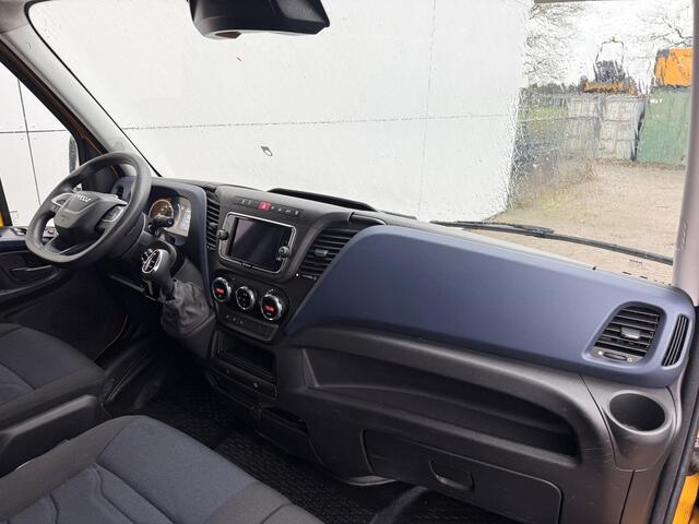 Iveco DAILY 35S16 2.3 Automaat L2H2 Oprijplaat Trekhaak Climate Control Cruise Control Lucht Geveerde Stoel
