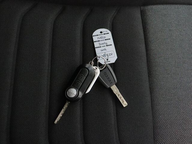 Iveco DAILY 35C16 Bakwagen+Laadklep | Multimedia | Camera | Apple | Android | 3-Persoons | Airco