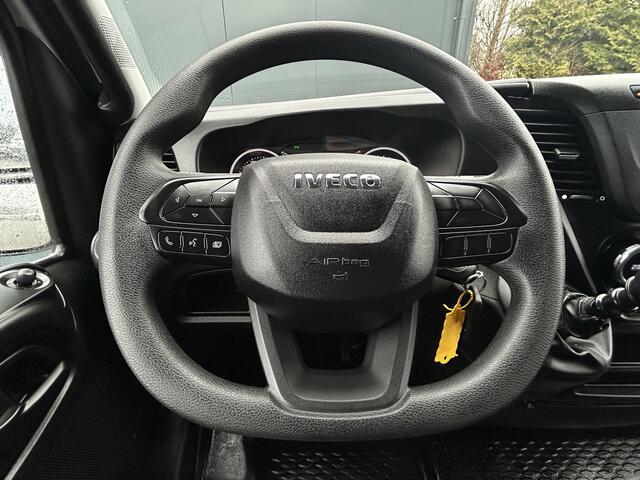 Iveco DAILY 35S14V 2.3 136 PK / L2H2 / 30.452 KM !! / 3.500 KG AHG / 270 A DEUREN / TREKHAAK / AIRCO / BLUETOOTH / 3-ZITS