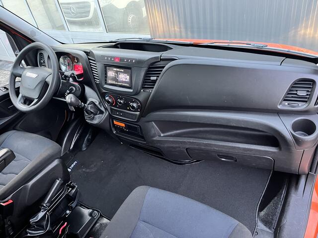 Iveco DAILY 35C14 2.3 375 Laadklep 500kg Trekhaak 3500kg trekgewicht Airco 2-Persoons Open laadbak Pick-up P-up Bakwagen Telefoonverbinding 1e eigenaar Euro 6 Bpm vrij !!!