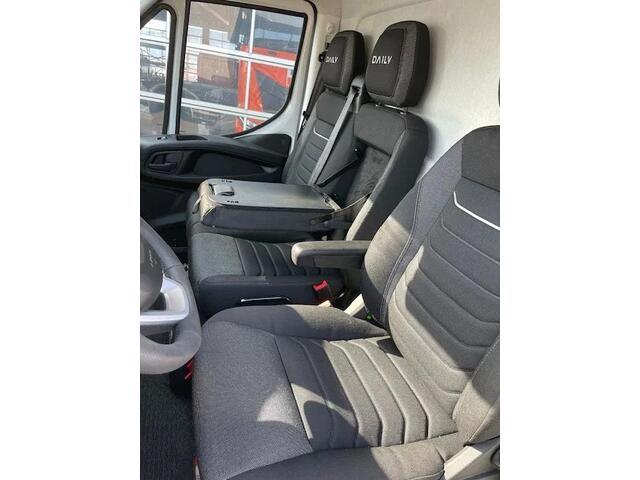 Iveco DAILY 40C18 A8 bakwagen met lift Euro 6