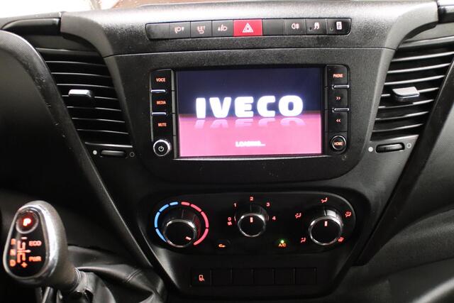 Iveco DAILY 35S14V 2.3 352 L2H2 Iveco Daily 35S14V 2.3 352 H2 AUTOMAAT 3500KG TREKVERMOGEN