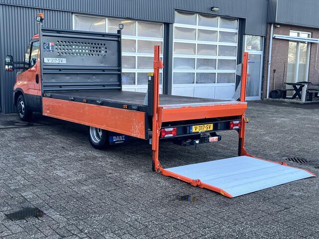 Iveco DAILY 35C14 2.3 375 Laadklep 500kg Trekhaak 3500kg trekgewicht Airco 2-Persoons Open laadbak Pick-up P-up Bakwagen Telefoonverbinding 1e eigenaar Euro 6 Bpm vrij !!!