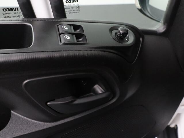 Iveco DAILY 35S12 L2H2 | Engine Broken | Motor Damage | Airco | Cruise | 3-Zits | 3500Kg Trekhaak