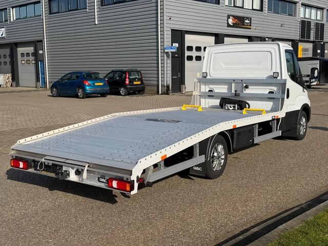 Iveco DAILY 35S18 Auto/Machine Transport Oprijwagen Automaat Airco Cruisecontrol Trekhaak BPM VRIJ