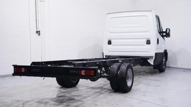 Iveco DAILY 35C14 140 pk Automaat Chassis Nieuw Apple Carplay, Dubbel lucht achter, Airco ECC, Cruise, 3-Zits
