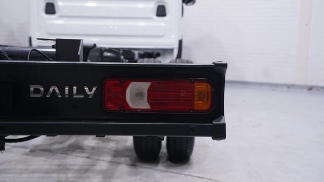 Iveco DAILY 35C14 140 pk Automaat Chassis Nieuw Apple Carplay, Dubbel lucht achter, Airco ECC, Cruise, 3-Zits