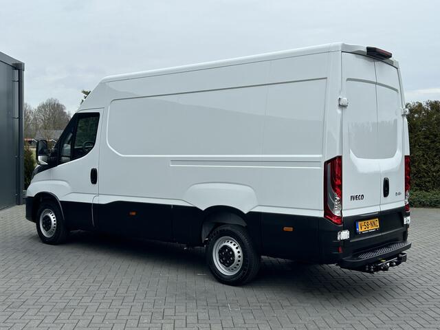 Iveco DAILY 35S14V 2.3 136 PK / L2H2 / 270 A DEUREN / 3.5T TREKHAAK / 45.331 KM !! / AIRCO / BLUETOOTH