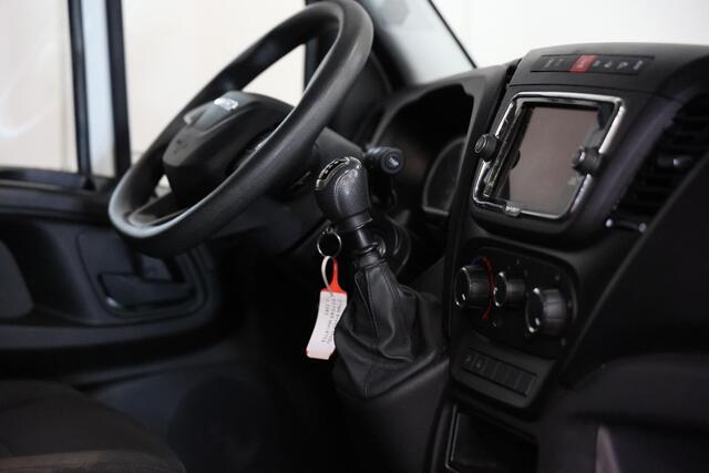 Iveco DAILY 35C18HV 3.0 180PK L2H1 DUBBEL LUCHT