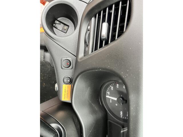 Iveco DAILY 35C14 2.3 375 Laadklep 500kg Trekhaak 3500kg trekgewicht Airco 2-Persoons Open laadbak Pick-up P-up Bakwagen Telefoonverbinding 1e eigenaar Euro 6 Bpm vrij !!!