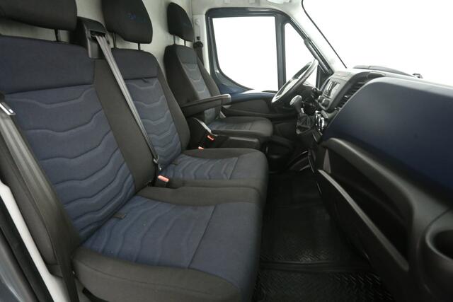 Iveco DAILY 35S14V 2.3 L2H2 | MARGE | Aut. | Airco | Cruise | 3 Zits | Trekhaak | Elektrpakket