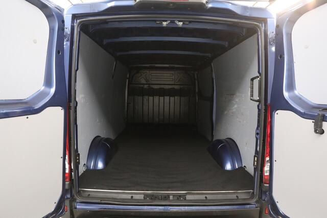 Iveco DAILY 2.3 L2H1 | 3500kg Trekgew. | Airco | Cruise | Carplay | 3 Zits | Trekhaak | Imperiaal
