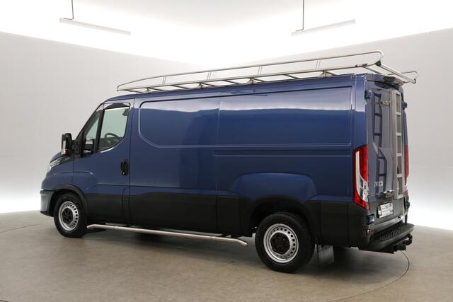 Iveco DAILY 2.3 L2H1 | 3500kg Trekgew. | Airco | Cruise | Carplay | 3 Zits | Trekhaak | Imperiaal