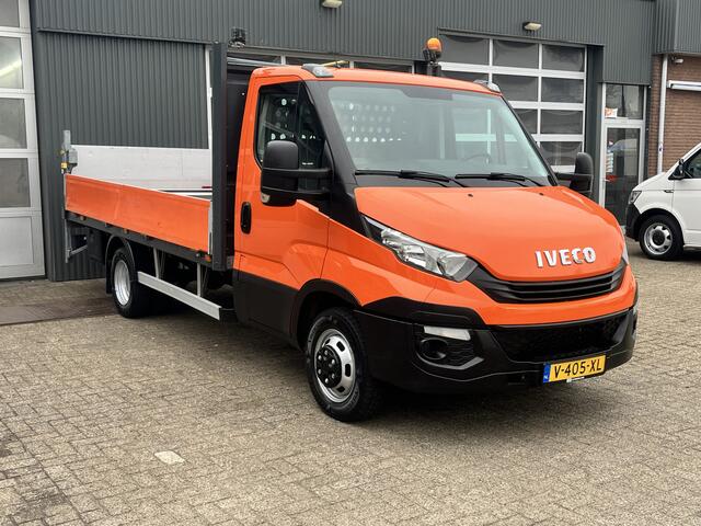 Iveco DAILY 35C14 2.3 375 Laadklep 500kg Trekhaak 3500kg trekgewicht Airco 2-Persoons Open laadbak Pick-up P-up Bakwagen Telefoonverbinding 1e eigenaar Euro 6 Bpm vrij !!!