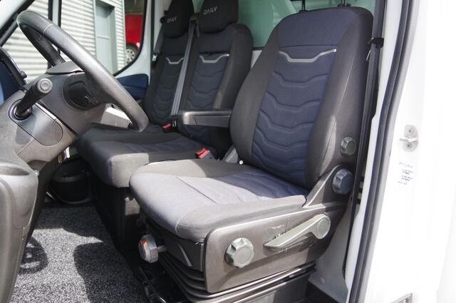 Iveco DAILY 35C18H 3.0 N1! BAKWAGEN, LAADKLEP, ZIJDEUR, 180PK AUT. LED, CAMERA, NAVI, CRUISE, GEVEERDE STOEL