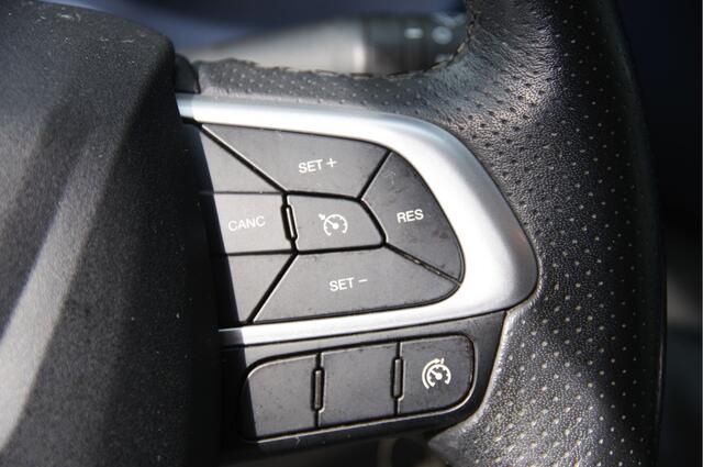 Iveco DAILY 35C18H 3.0 N1! BAKWAGEN, LAADKLEP, ZIJDEUR, 180PK AUT. LED, CAMERA, NAVI, CRUISE, GEVEERDE STOEL