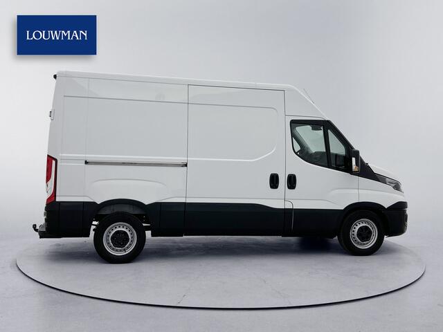 Iveco DAILY 35S14V 2.3 352 Luchtgeveerde stoel Trekhaak 3500kg Climate control Betimmering Cruise control