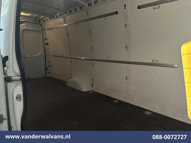 Iveco DAILY 35S16 2.3 157pk L3H2 Euro6 Airco | Parkeersensoren | 3500kg trekvermogen Bijrijdersbank
