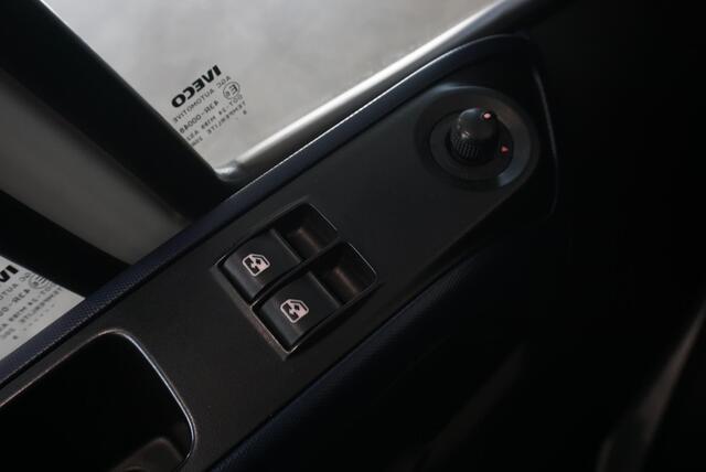 Iveco DAILY 35S14 140pk L2H2/L3H2 3500kg Trekhaak Airco Cruise