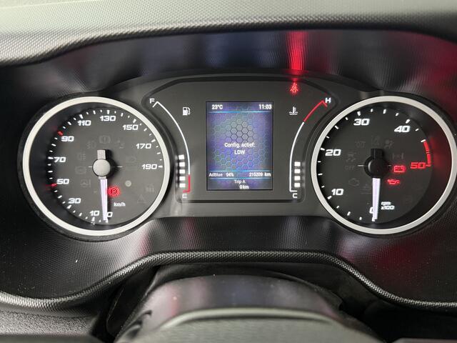 Iveco DAILY 35C18 3.0Ltr Hi-Matic Automaat L3H2 Maxi | Led | Imperiaal | Trekhaak | Camera | Airco | 3-Zits