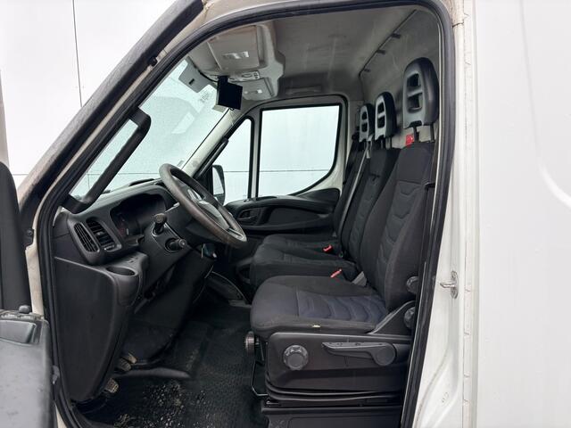 Iveco DAILY 35C14 2.3 L2H2 Dubbellucht Airco Camera Trekhaak 3,5t