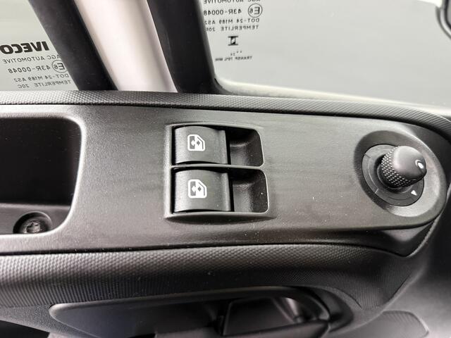 Iveco DAILY 35C16 3.0L Bakwagen+Laadklep | 2.37 Mtr Hoog | Fabrieksgarantie | Camera | Dakspoiler | Airco | Cruise | 3-Zits
