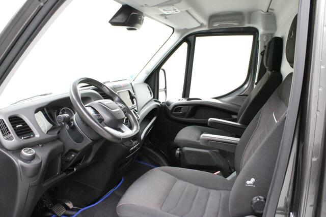 Iveco DAILY 35S21 3.0 210pk Hi-Matic Automaat Luchtvering | Automaat | 3,5t Trekgew. | Camera / Laadkasten / Trekhaak / Airco