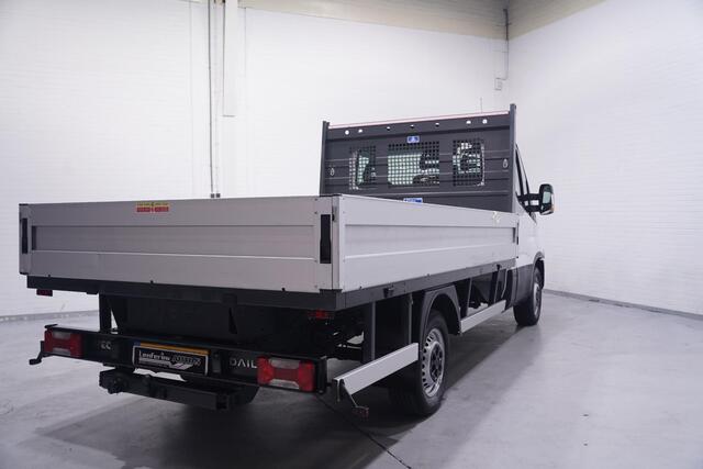 Iveco DAILY 35S12 120 pk Pick Up / Open Laadbak LxBxH 350x207x 40 cm, Trekhaak 3.500 kg, 3-Zits