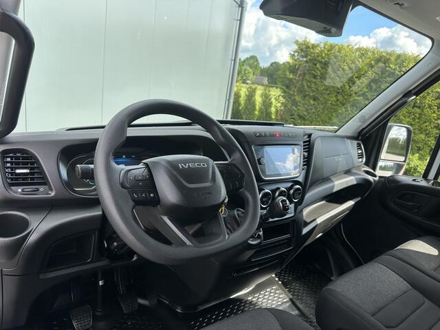 Iveco DAILY 35S14 2.3D 136 PK FACELIFT / L2H2 / ** 20.950 KM ** / TREKHAAK / 3.500 KG AHG / 270 ACHTERDEUREN / ECC AIRCO / APPLE CARPLAY / 3 ZITS